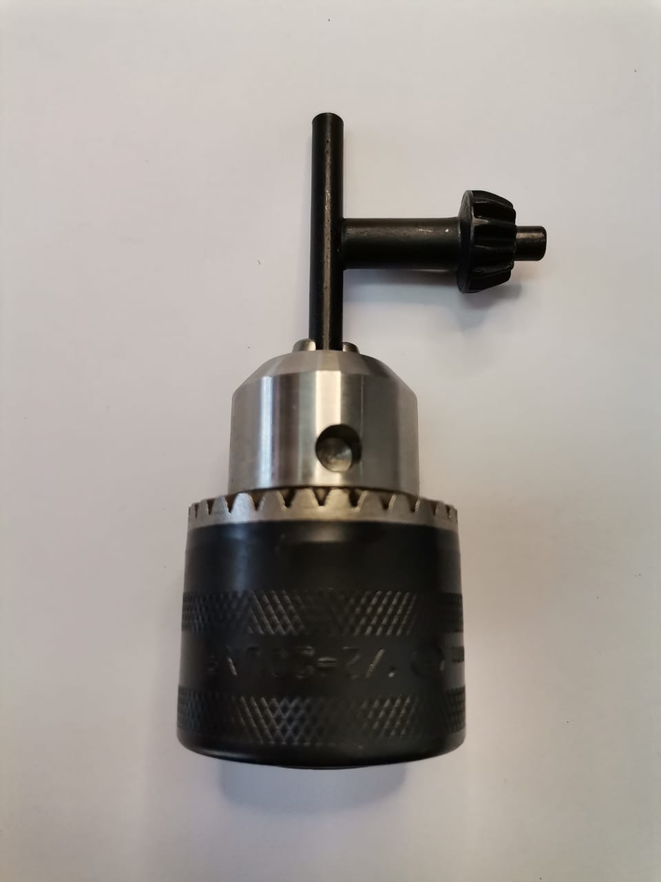 Mandril con llave 13mm marca Bosch  / F000632019